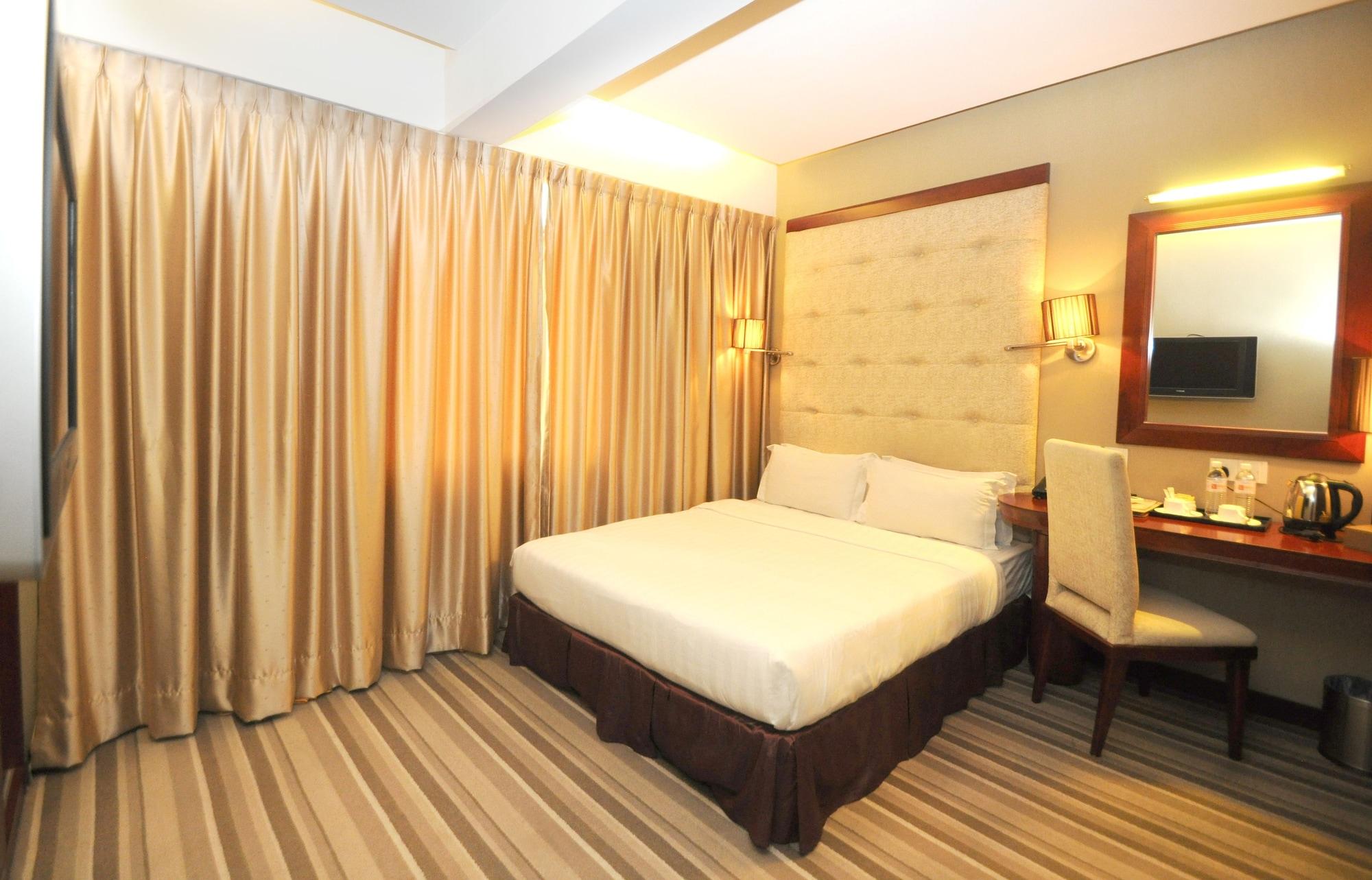 Celyn City Hotel Кота-Кинабалу Экстерьер фото