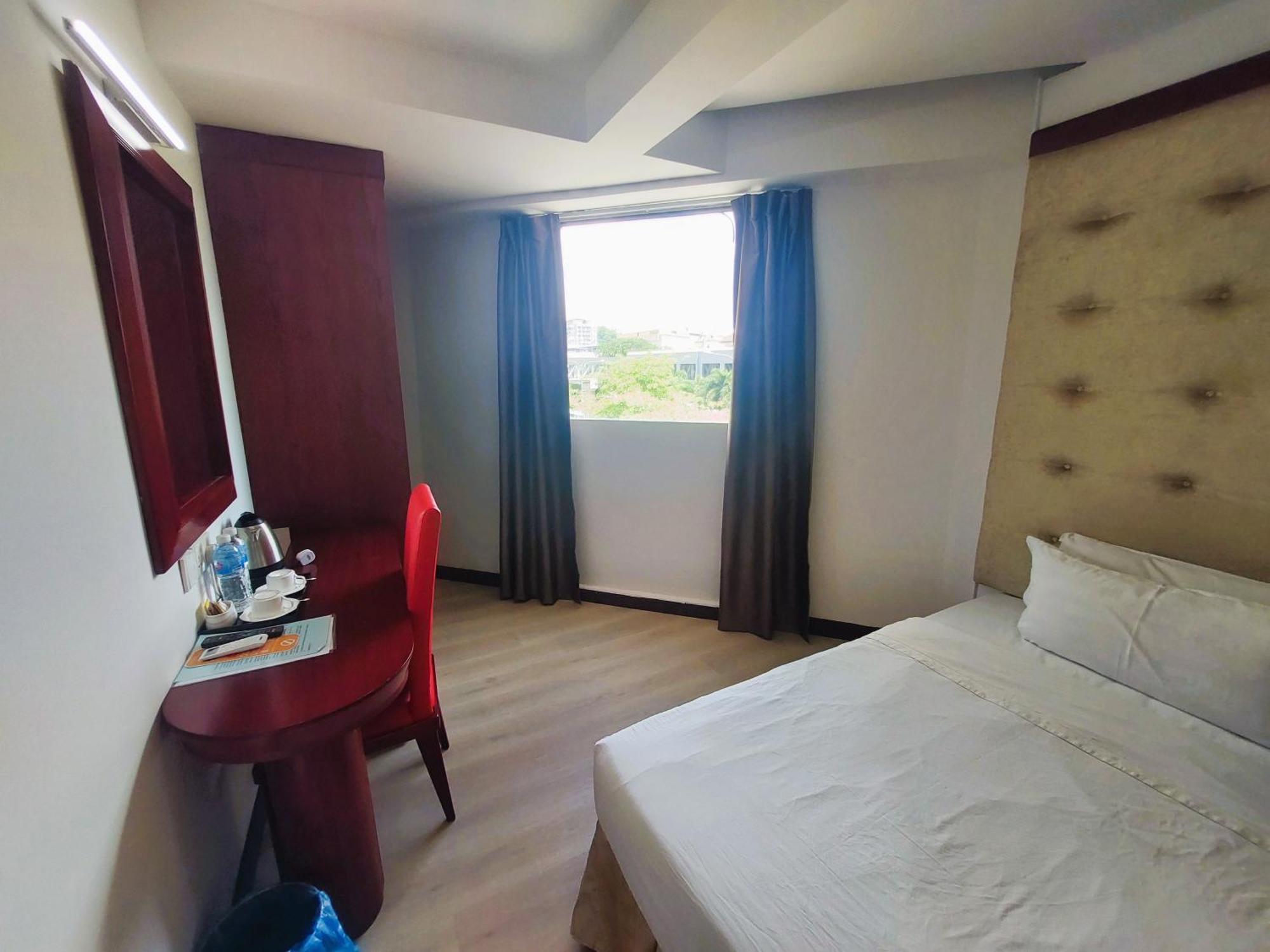 Celyn City Hotel Кота-Кинабалу Экстерьер фото