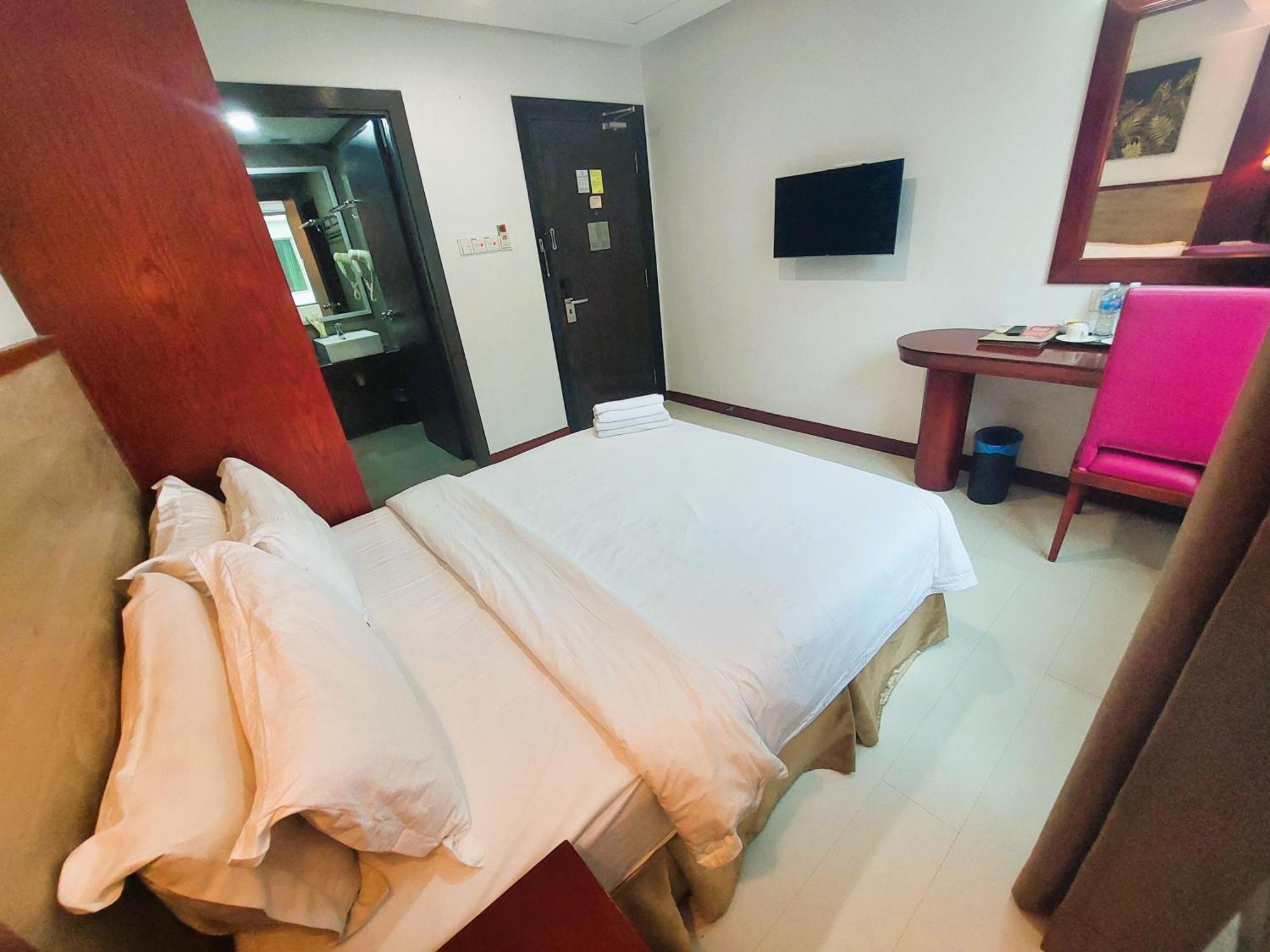 Celyn City Hotel Кота-Кинабалу Экстерьер фото